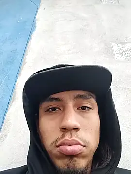 AlexAlejandro13 online show from April 8, 2026, 10:11 pm