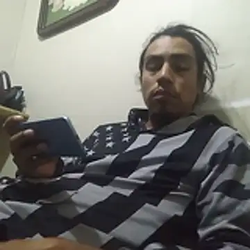 Snapshot of AlexAlejandro13 chatting on April 19, 2026, 2:12 am AlexAlejandro13 online show from April 19, 2026, 2:12 am
