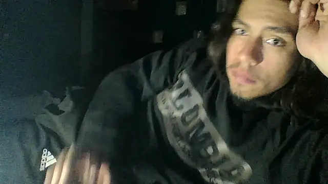 AlexAlejandro13 online show from April 8, 2026, 6:04 am