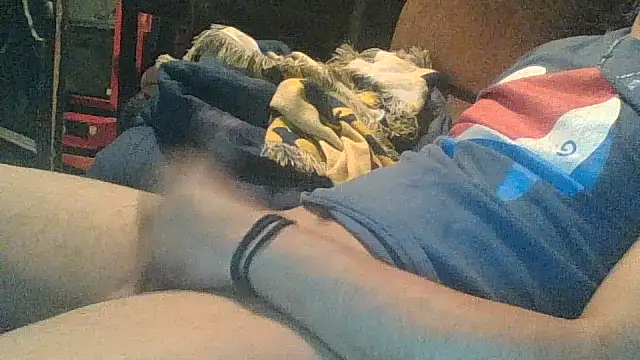 Snapshot of AlexAlejandro13 chatting on November 25, 2025, 1:39 am AlexAlejandro13 online show from November 25, 2025, 1:39 am