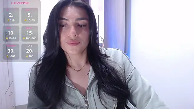 Snapshot of EricaVanderhill chatting on October 1, 2025, 8:35 pm EricaVanderhill online show from October 1, 2025, 8:35 pm