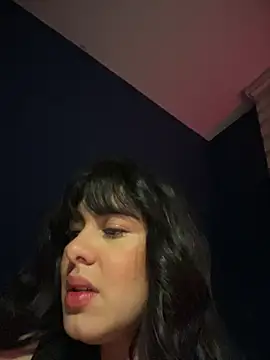 Snapshot of Roxxannne chatting on December 13, 2025, 9:43 pm Roxxannne online show from December 13, 2025, 9:43 pm