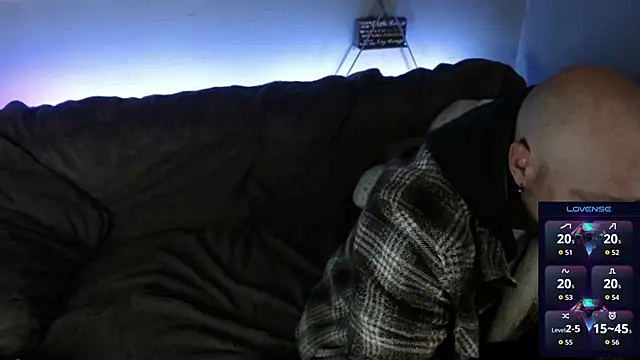 MaxRouger online show from November 2, 2025, 6:51 am