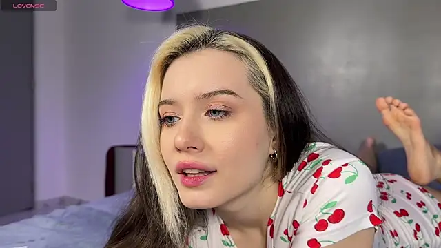 Snapshot of _blowjob_queen chatting on July 2, 2026, 11:33 pm blowjob queen online show from July 2, 2026, 11:33 pm