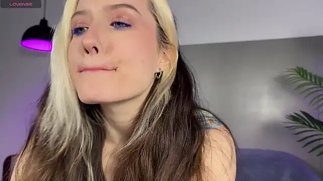 Snapshot of _blowjob_queen chatting on July 20, 2026, 8:11 pm blowjob queen online show from July 20, 2026, 8:11 pm