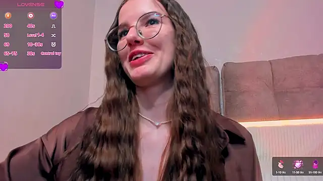 Snapshot of AriellaTesk chatting on February 19, 2025, 8:33 am AriellaTesk online show from February 19, 2025, 8:33 am