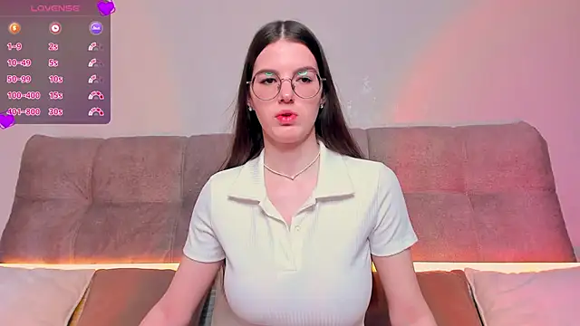 Snapshot of AriellaTesk chatting on February 18, 2025, 6:04 am AriellaTesk online show from February 18, 2025, 6:04 am