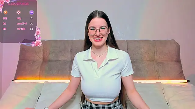 Snapshot of AriellaTesk chatting on November 18, 2025, 2:38 am AriellaTesk online show from November 18, 2025, 2:38 am