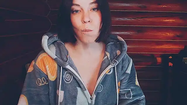 Snapshot of Platina_Fox chatting on February 25, 2026, 12:44 am Platina Fox online show from February 25, 2026, 12:44 am