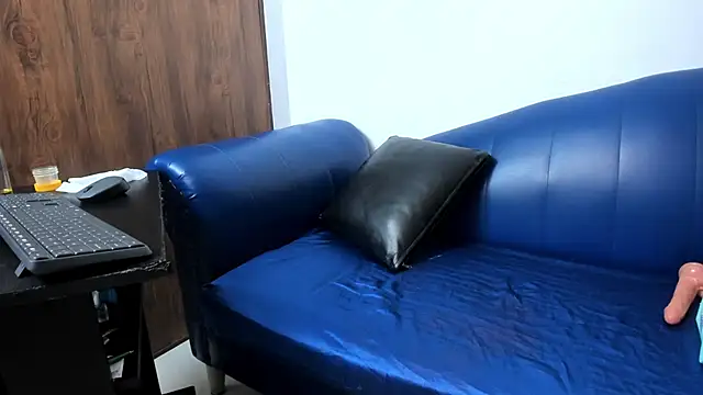 Snapshot of Mature_Skinny chatting on November 19, 2025, 6:24 am Mature Skinny online show from November 19, 2025, 6:24 am