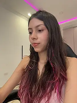 Snapshot of Sensualtease chatting on April 24, 2026, 1:18 am Sensualtease online show from April 24, 2026, 1:18 am