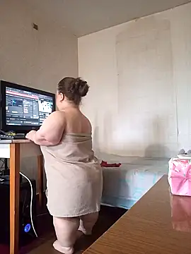 Snapshot of Janiffer_MiMi chatting on July 8, 2026, 1:56 pm Janiffer MiMi online show from July 8, 2026, 1:56 pm