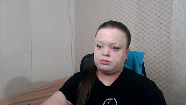 Janiffer MiMi online show from April 30, 2026, 5:42 pm