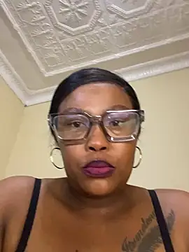 Snapshot of BADFATASS85 chatting on March 23, 2026, 3:34 pm BADFATASS85 online show from March 23, 2026, 3:34 pm