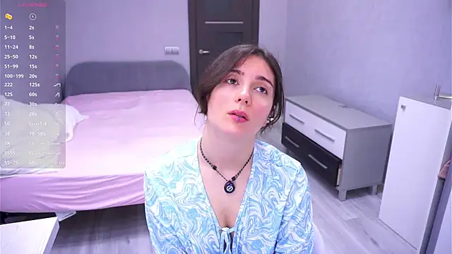 Snapshot of Holla_Molly chatting on April 30, 2026, 5:47 am Holla Molly online show from April 30, 2026, 5:47 am