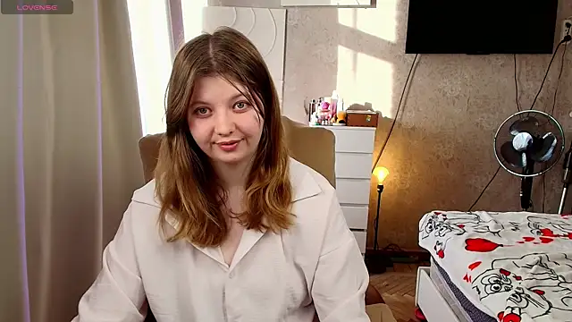 Snapshot of Vivian_cutie chatting on May 1, 2026, 3:39 pm Vivian cutie online show from May 1, 2026, 3:39 pm