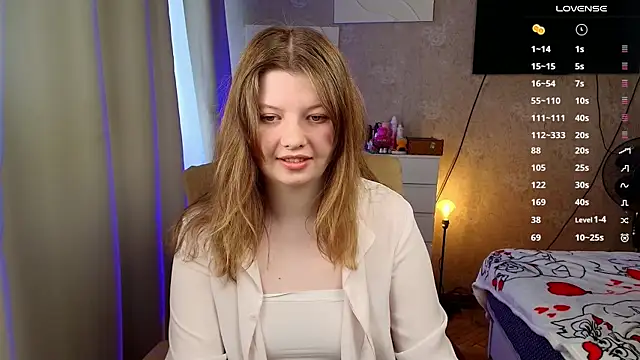 Snapshot of Vivian_cutie chatting on April 26, 2026, 10:34 am Vivian cutie online show from April 26, 2026, 10:34 am