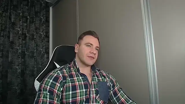 Snapshot of Thori92 chatting on February 22, 2026, 1:46 pm Thori92 online show from February 22, 2026, 1:46 pm