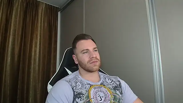 Snapshot of Thori92 chatting on December 20, 2025, 4:10 pm Thori92 online show from December 20, 2025, 4:10 pm