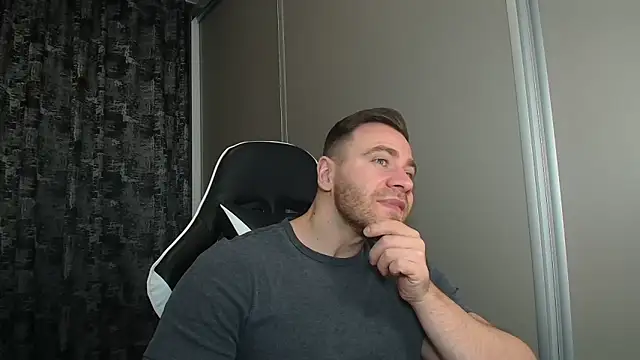 Snapshot of Thori92 chatting on March 19, 2026, 7:36 pm Thori92 online show from March 19, 2026, 7:36 pm