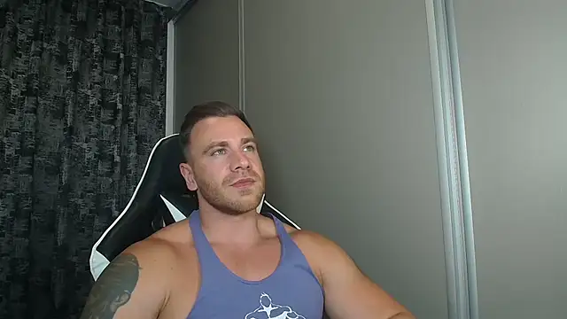 Snapshot of Thori92 chatting on July 7, 2026, 5:16 pm Thori92 online show from July 7, 2026, 5:16 pm