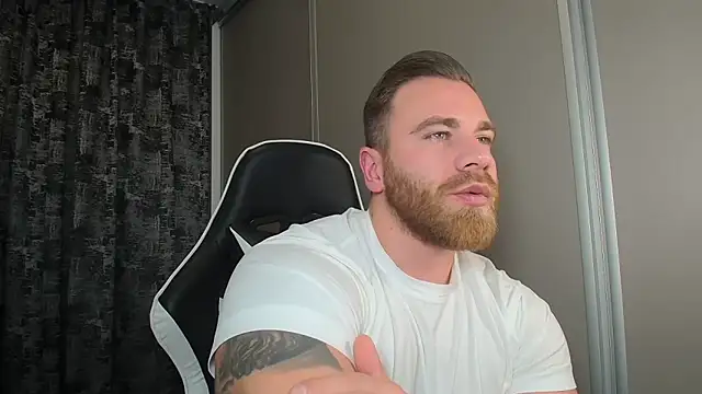 Snapshot of Thori92 chatting on November 30, 2025, 9:15 pm Thori92 online show from November 30, 2025, 9:15 pm