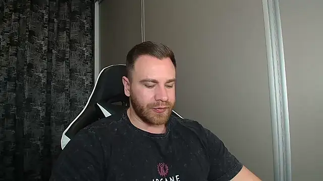 Snapshot of Thori92 chatting on January 7, 2026, 4:23 pm Thori92 online show from January 7, 2026, 4:23 pm