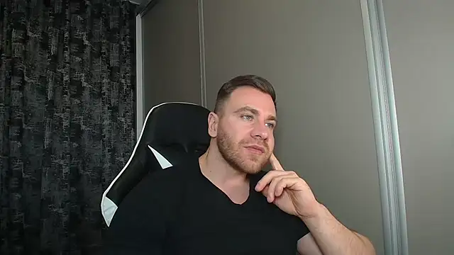 Snapshot of Thori92 chatting on March 20, 2026, 6:20 pm Thori92 online show from March 20, 2026, 6:20 pm