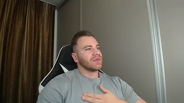 Snapshot of Thori92 chatting on December 19, 2025, 5:59 pm Thori92 online show from December 19, 2025, 5:59 pm