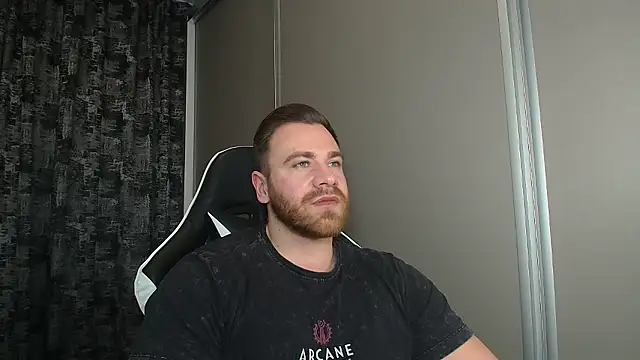 Snapshot of Thori92 chatting on January 13, 2026, 5:17 pm Thori92 online show from January 13, 2026, 5:17 pm