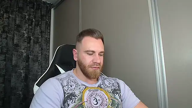 Snapshot of Thori92 chatting on December 3, 2025, 5:23 pm Thori92 online show from December 3, 2025, 5:23 pm