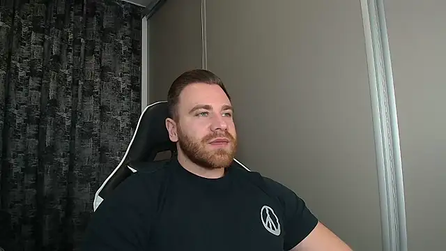 Snapshot of Thori92 chatting on January 11, 2026, 2:35 pm Thori92 online show from January 11, 2026, 2:35 pm