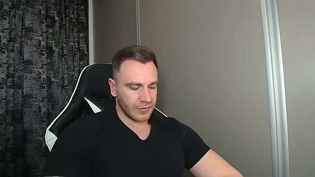 Snapshot of Thori92 chatting on April 12, 2026, 12:41 pm Thori92 online show from April 12, 2026, 12:41 pm