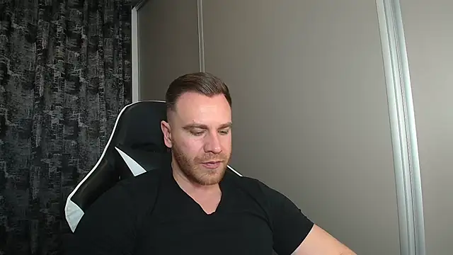 Snapshot of Thori92 chatting on March 27, 2026, 6:31 pm Thori92 online show from March 27, 2026, 6:31 pm