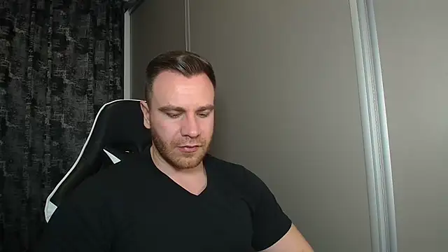 Snapshot of Thori92 chatting on March 5, 2026, 5:31 pm Thori92 online show from March 5, 2026, 5:31 pm