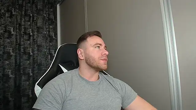 Snapshot of Thori92 chatting on March 14, 2026, 4:35 pm Thori92 online show from March 14, 2026, 4:35 pm