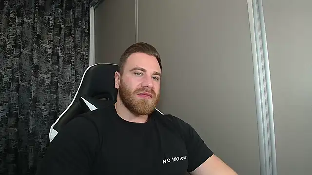 Snapshot of Thori92 chatting on December 2, 2025, 3:03 pm Thori92 online show from December 2, 2025, 3:03 pm