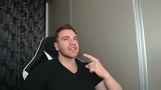 Snapshot of Thori92 chatting on April 7, 2026, 5:37 pm Thori92 online show from April 7, 2026, 5:37 pm