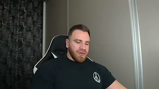 Snapshot of Thori92 chatting on February 2, 2026, 5:01 pm Thori92 online show from February 2, 2026, 5:01 pm