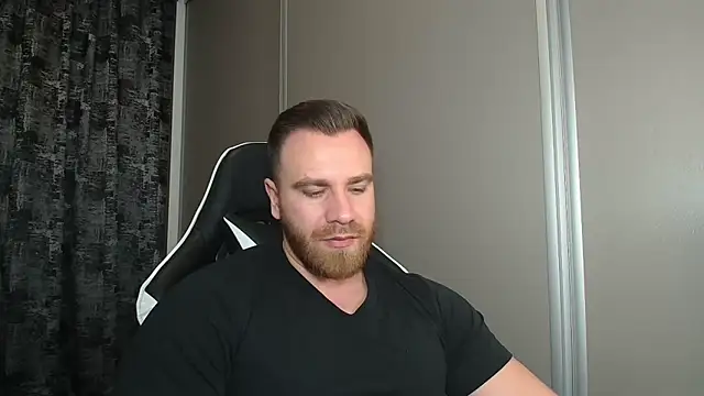 Snapshot of Thori92 chatting on February 6, 2026, 5:20 pm Thori92 online show from February 6, 2026, 5:20 pm