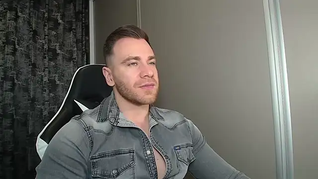 Snapshot of Thori92 chatting on March 29, 2026, 12:18 pm Thori92 online show from March 29, 2026, 12:18 pm