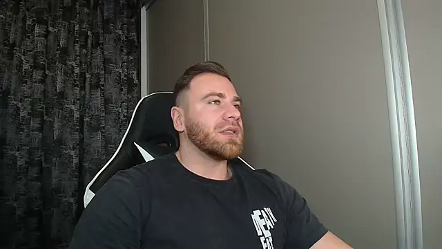 Snapshot of Thori92 chatting on January 16, 2026, 5:28 pm Thori92 online show from January 16, 2026, 5:28 pm