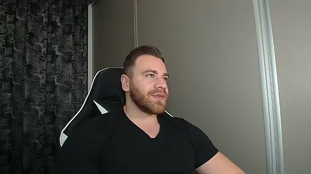 Snapshot of Thori92 chatting on January 10, 2026, 2:45 pm Thori92 online show from January 10, 2026, 2:45 pm