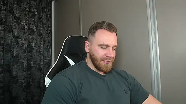 Snapshot of Thori92 chatting on February 16, 2026, 5:33 pm Thori92 online show from February 16, 2026, 5:33 pm