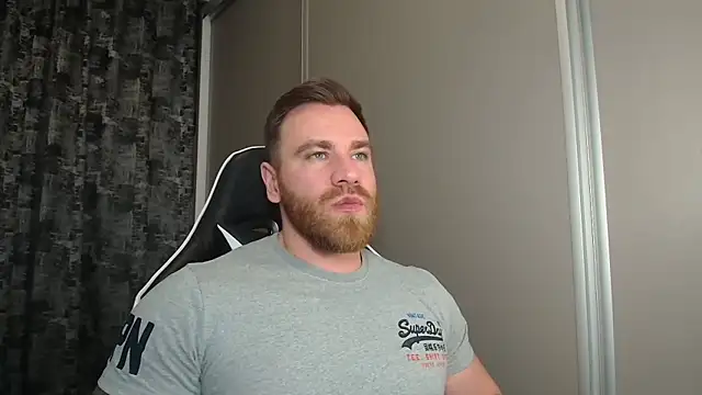 Snapshot of Thori92 chatting on February 10, 2026, 7:24 pm Thori92 online show from February 10, 2026, 7:24 pm