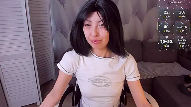 Snapshot of ValeryMur chatting on March 6, 2026, 2:12 pm ValeryMur online show from March 6, 2026, 2:12 pm