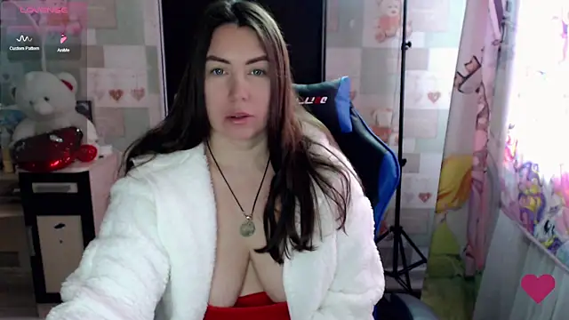 Snapshot of Korolek12 chatting on February 24, 2025, 7:33 am Korolek12 online show from February 24, 2025, 7:33 am