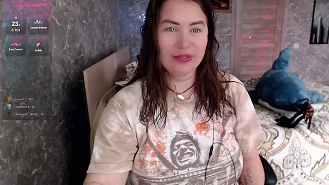 Snapshot of Korolek12 chatting on May 15, 2026, 5:49 am Korolek12 online show from May 15, 2026, 5:49 am