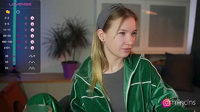 melanielwithu online show from November 13, 2025, 11:58 am