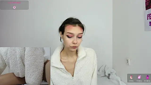 Snapshot of Michelle_Melnss chatting on April 21, 2026, 10:44 am Michelle Melnss online show from April 21, 2026, 10:44 am